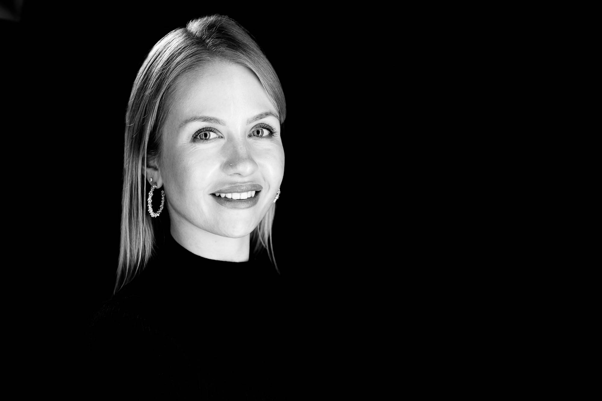 Export x3 Headshot  06646 Dez 01 2019 Bearbeitet Headshots 2019  Miro Nicole Nadine